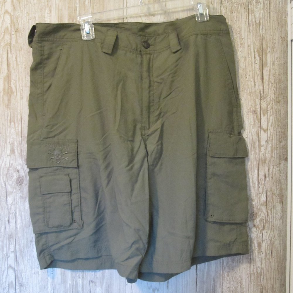 Calcutta Cargo Fishing Shorts Size 38 10" inseam
